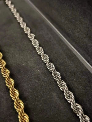 18k guldpläterat cordell armband rostfritt stål - Finns 18k guldpläterat cordell armband och silver färgat rostfritt stål armband, priset gäller för en av dem