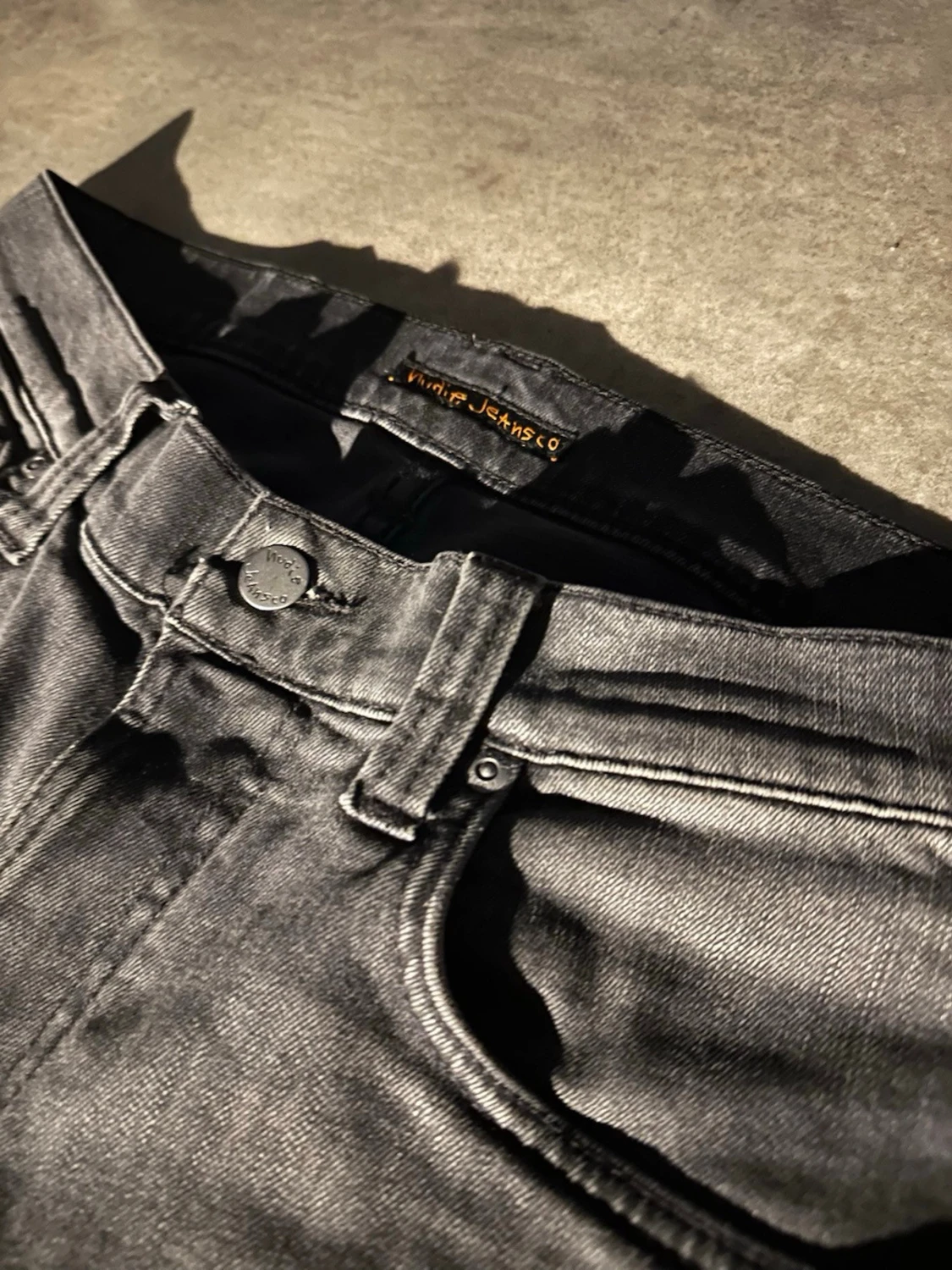 Svarta slim fit jeans från Nudie Jeans - 1