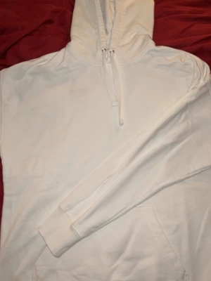 Loose Fit Hoodie  - Vit Loose Fit Hoodie från H&M, storlek M. 100% Bomull