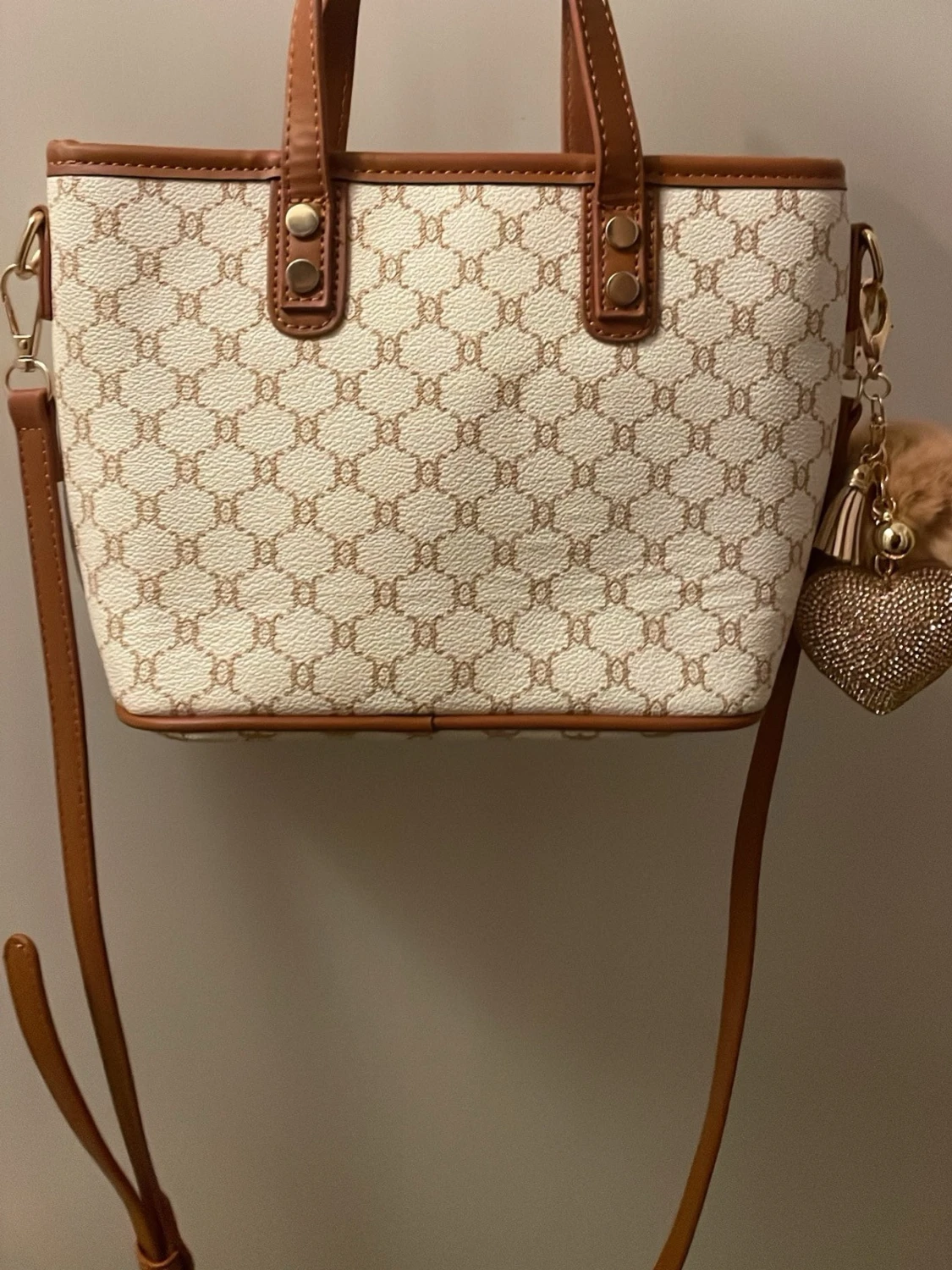 Elegant Vit & Beige handväska med monogrammönster