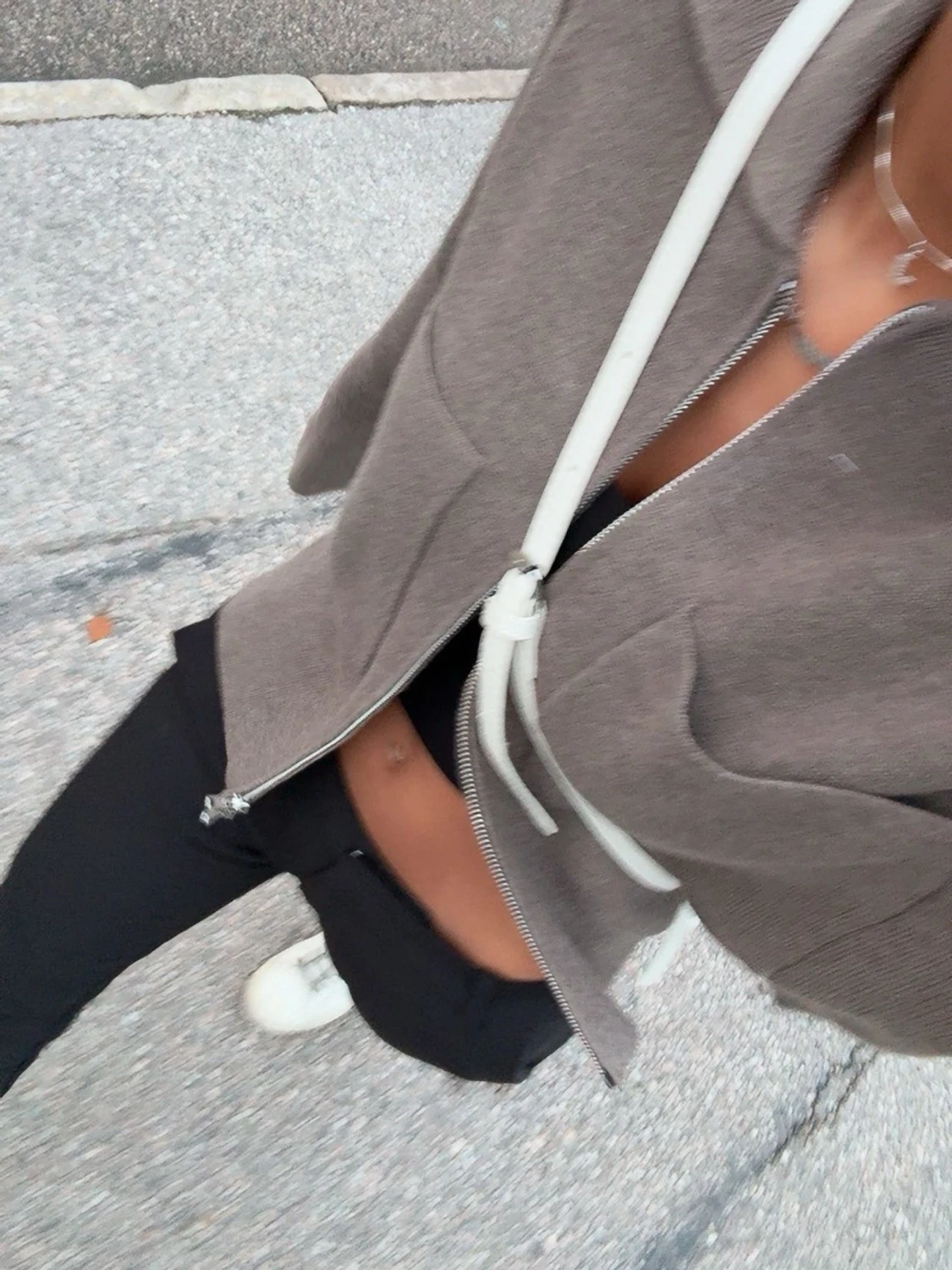 Beige ziptröja med krage