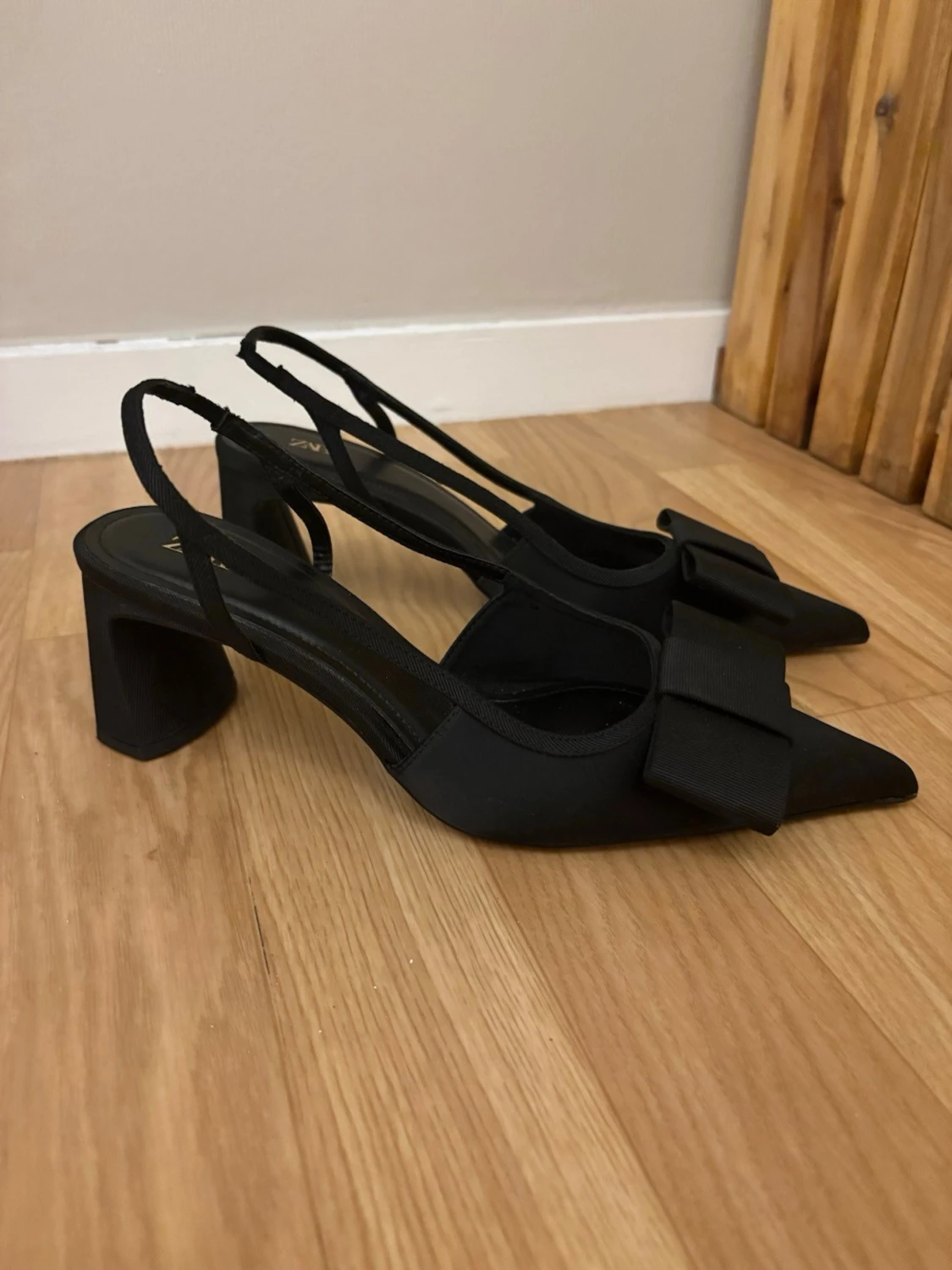 Svarta klackar från Zara