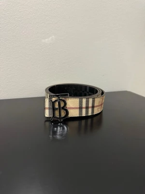 Burberrybälte  - 115 cm