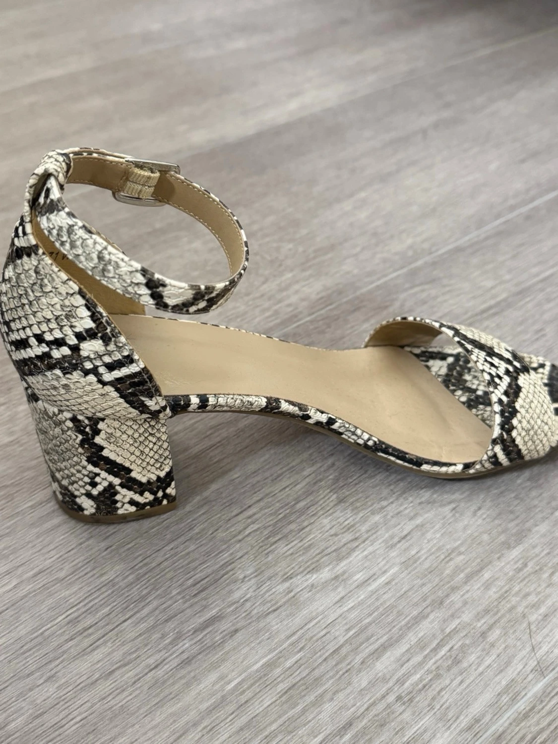 Mönstrade pumps från XIT - 1