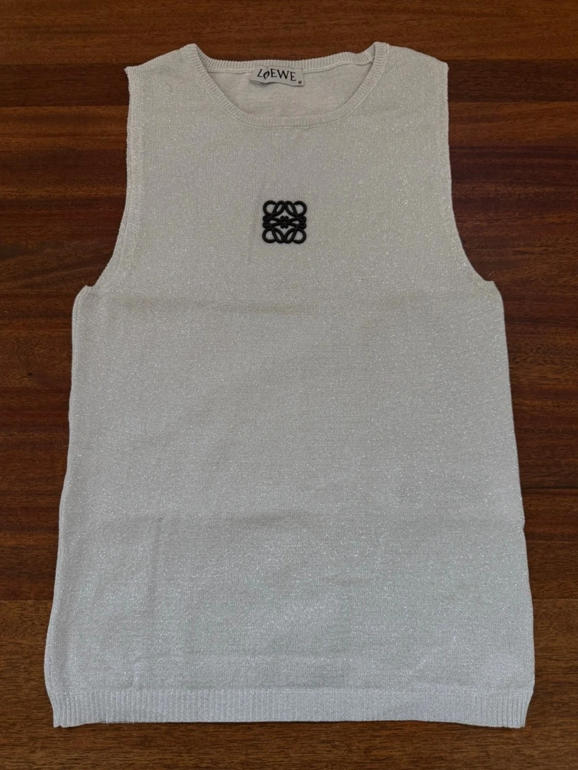 Glittrig linnetopp från Loewe