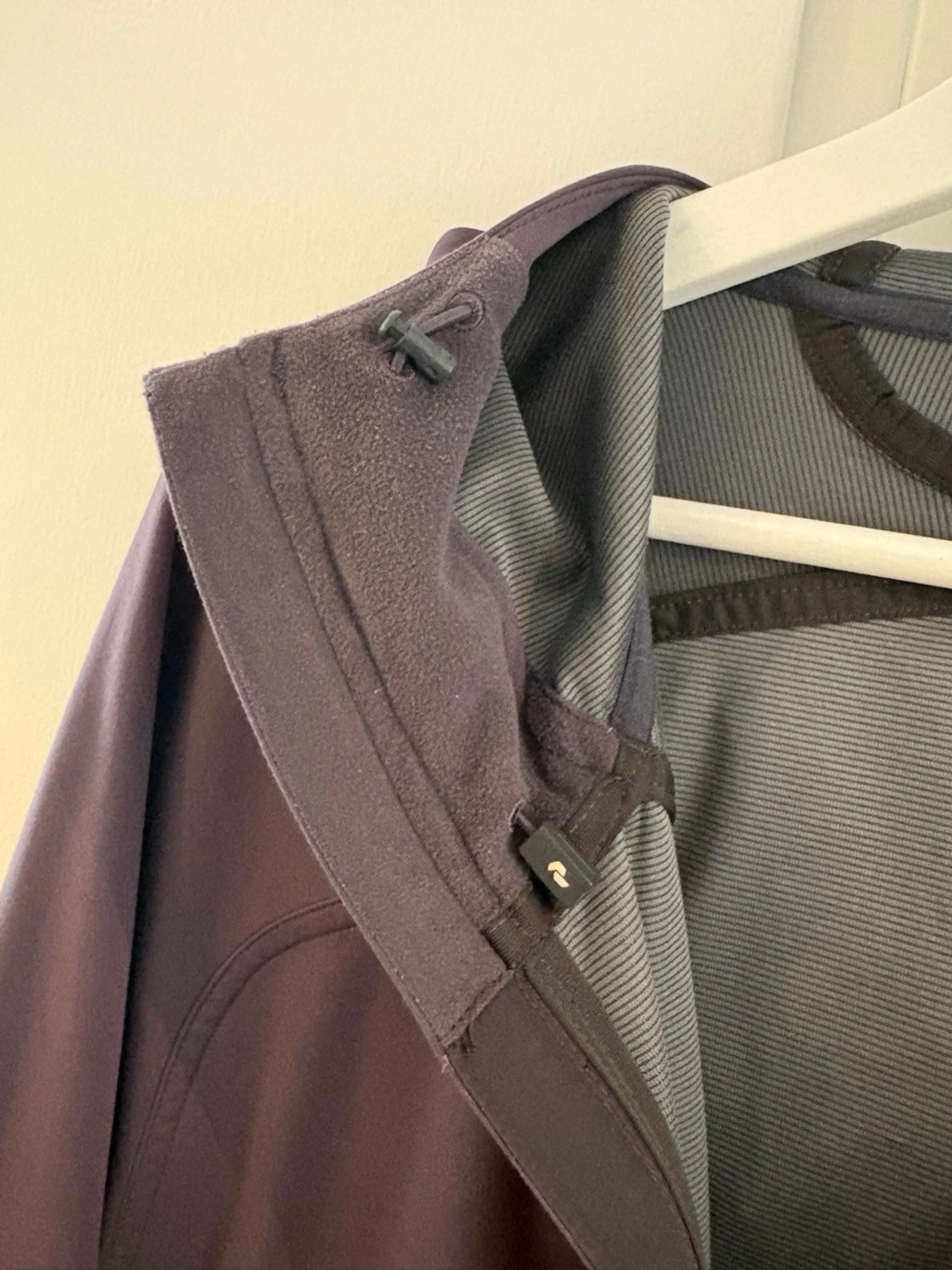 Grå Softshell från Peak Performance - 3