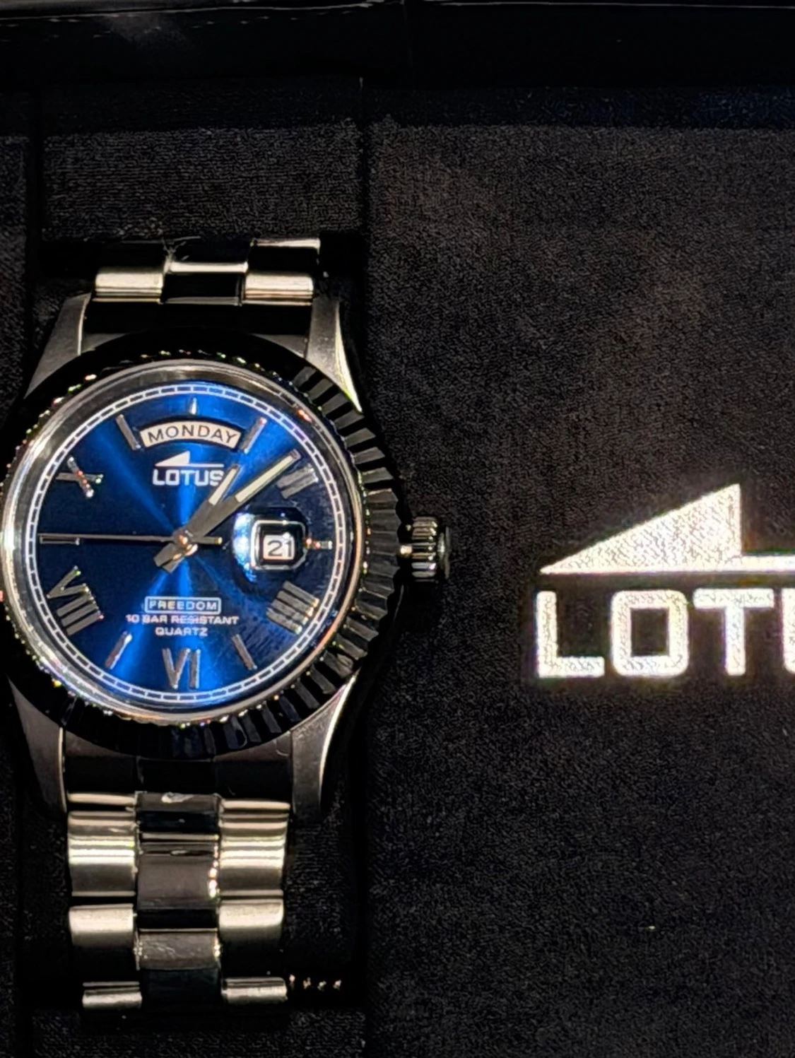 Blå och silver klocka från Lotus - 4