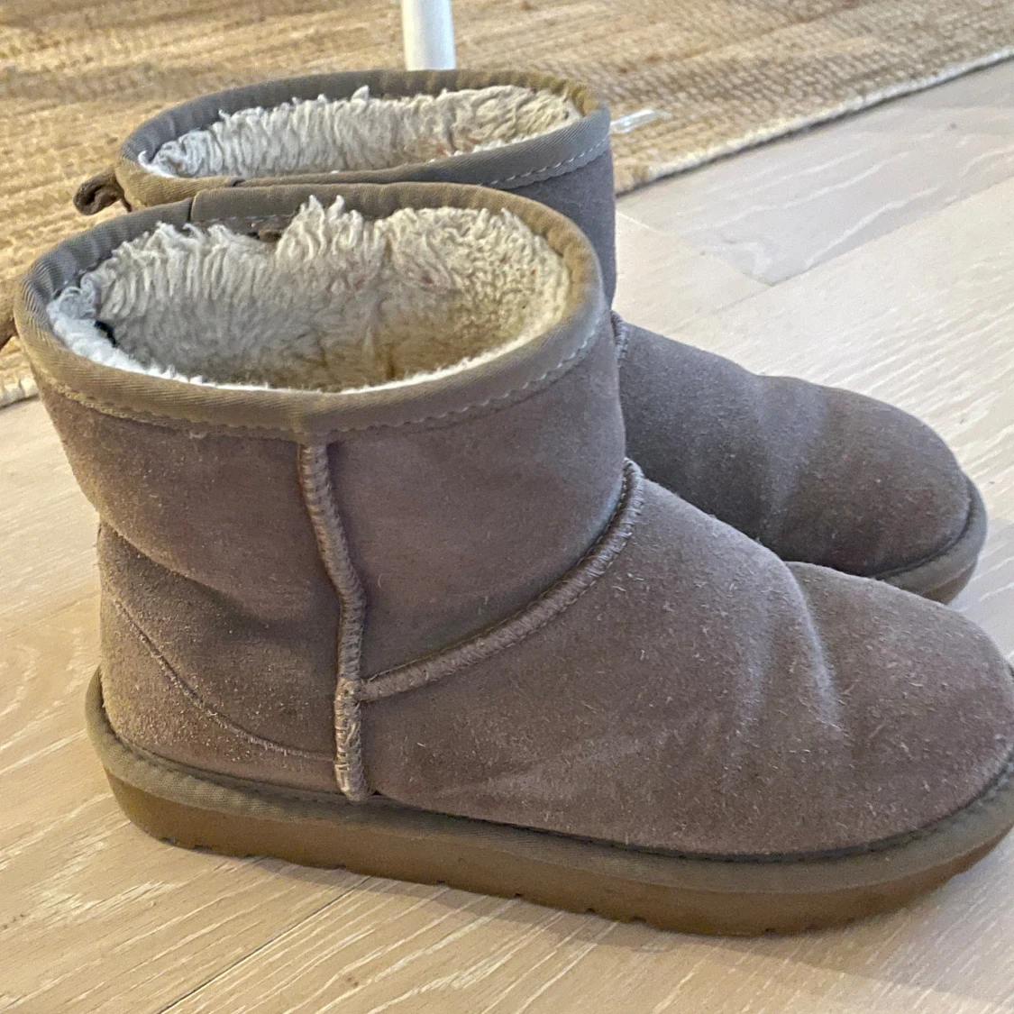 Grå/beige vinter skor - 1