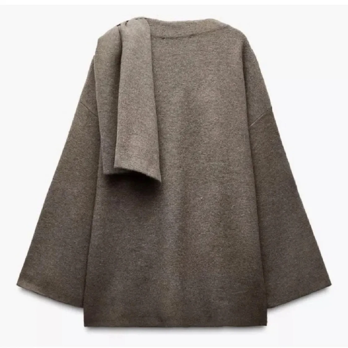 Beige cape kappa från Zara - 2