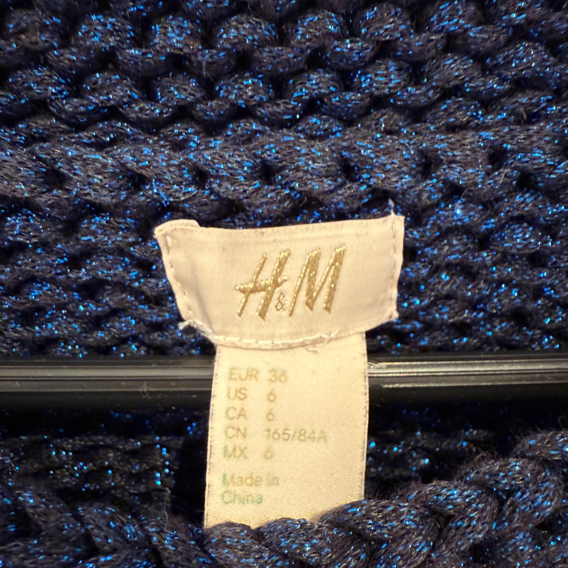 Mörkblå stickad topp från H&M - 2