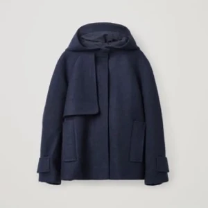 Mörkblå cos kappa med huva - Söker denna kappan från cos!! Skriv gärna om ni skulle kunna sälja!!