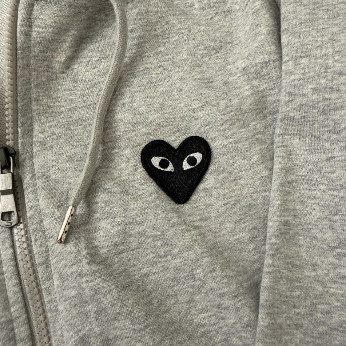 Grå hoodie Comme des Garcons Play - 2