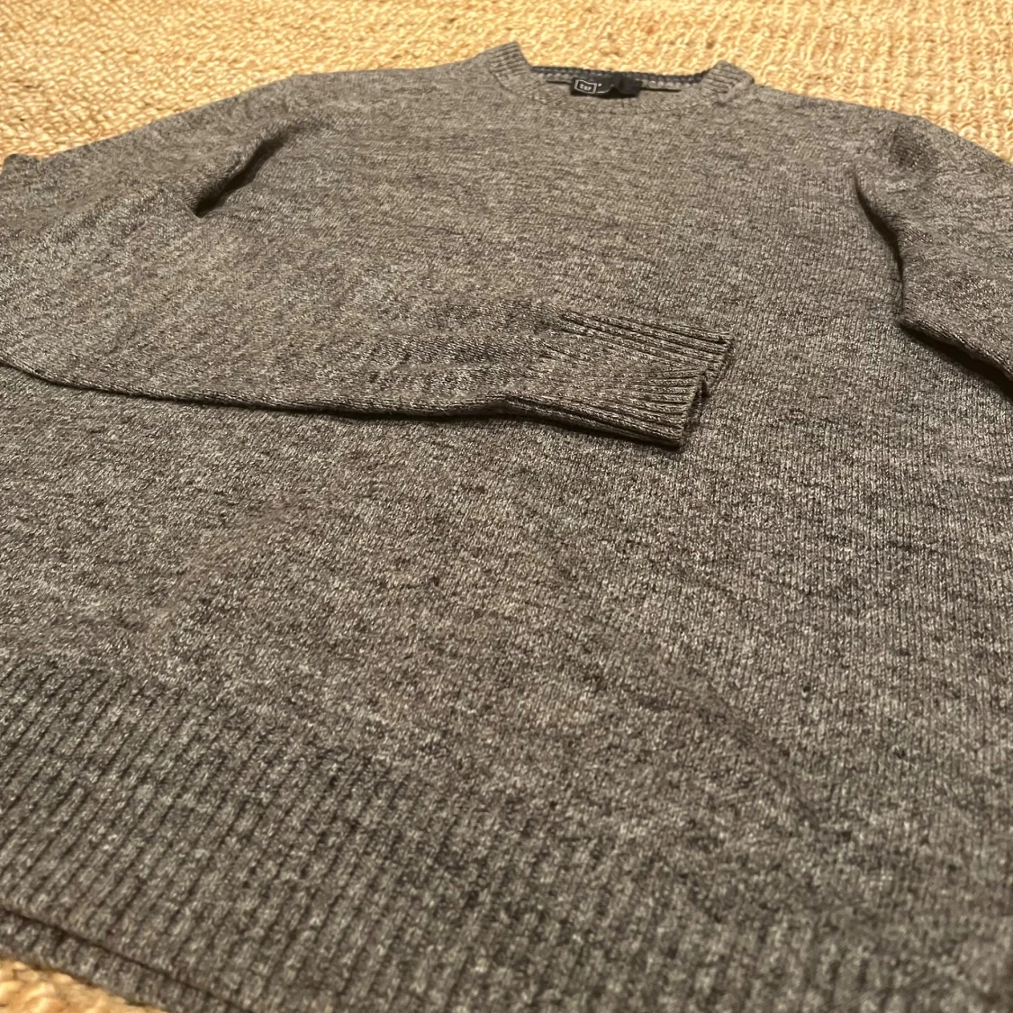 Grå tröja - 1