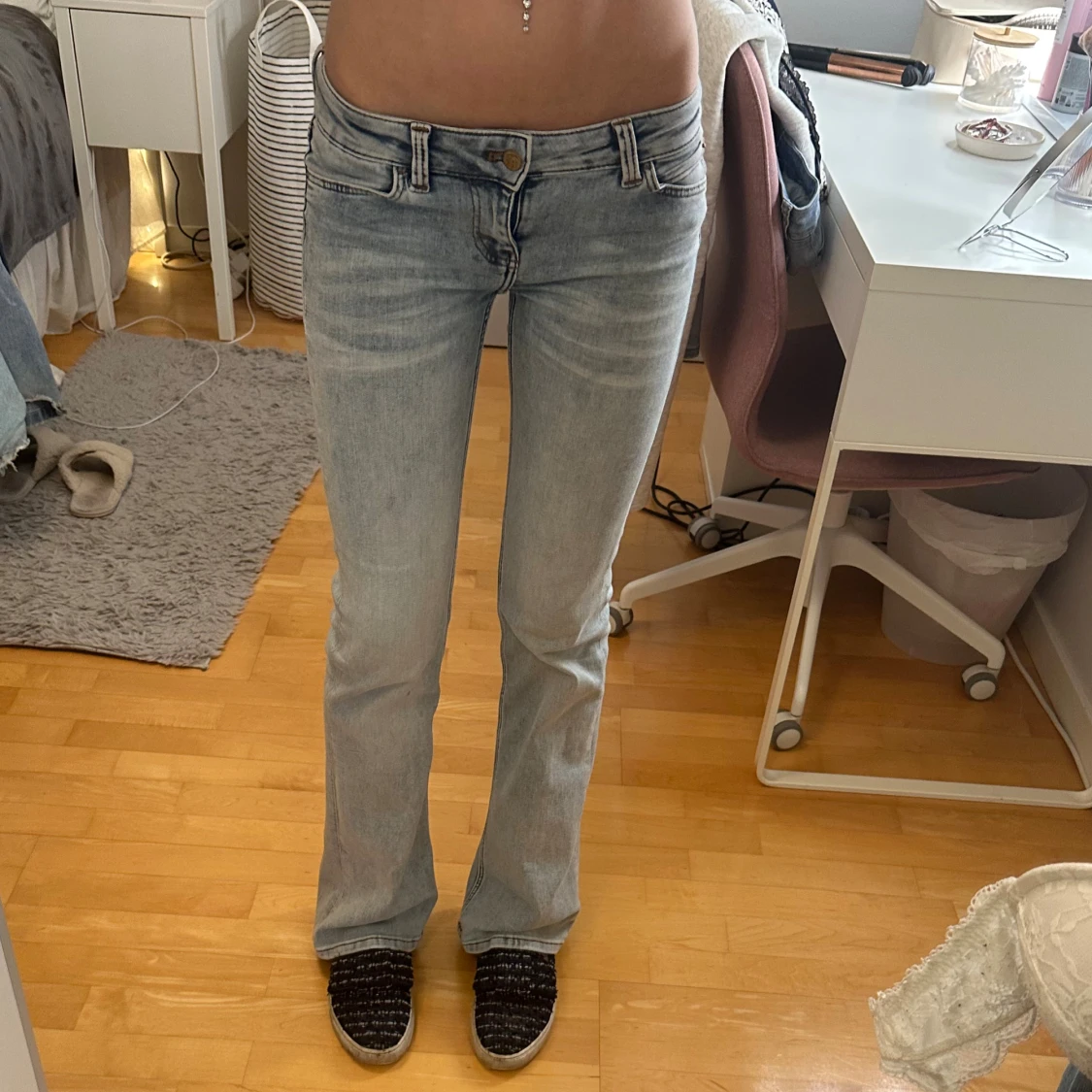 Ljusblå bootcut jeans från Cheap Monday - 2