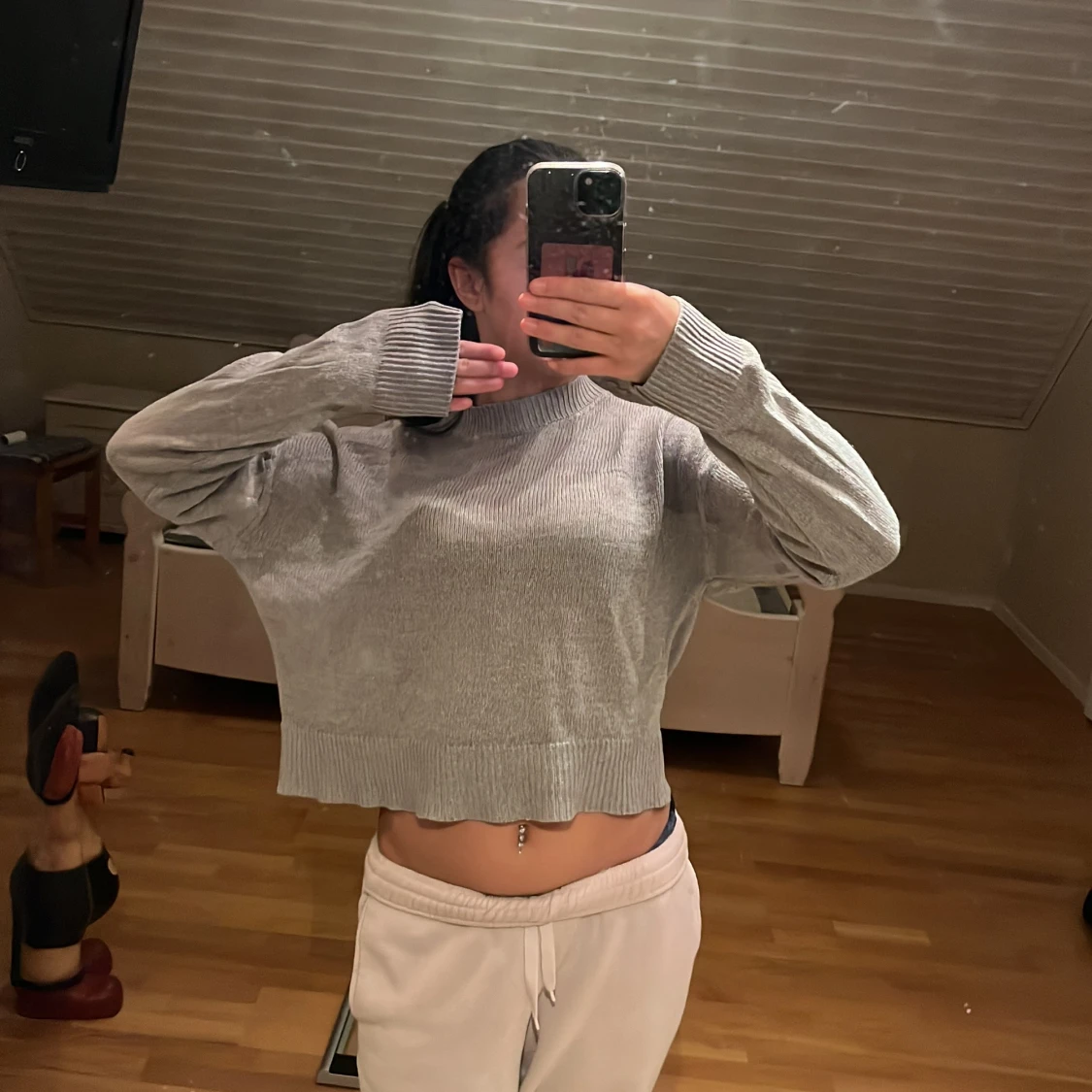 Grå croppad stickad tröja Divided - 1