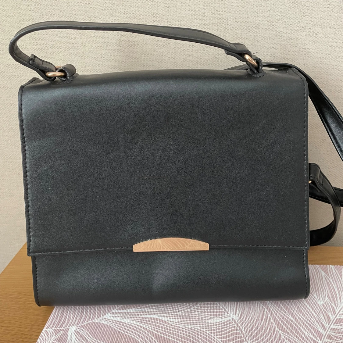 Svart axelväska från Anna Field