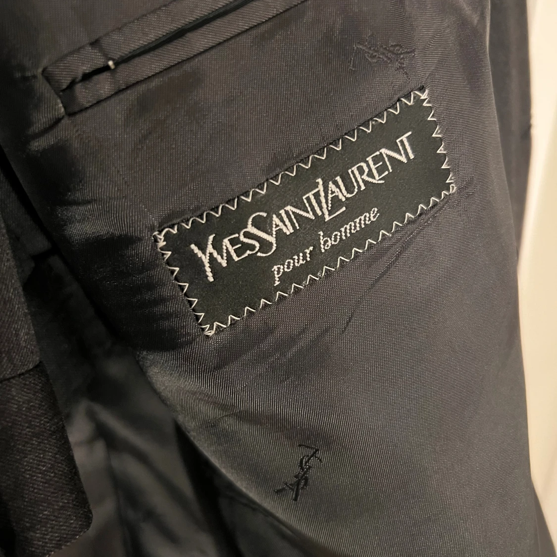 Yves Saint Laurent kostym - 3