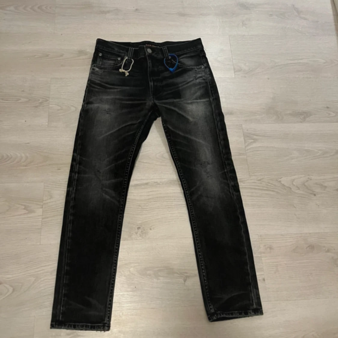 HELT NYA NUDIE JEANS - 1