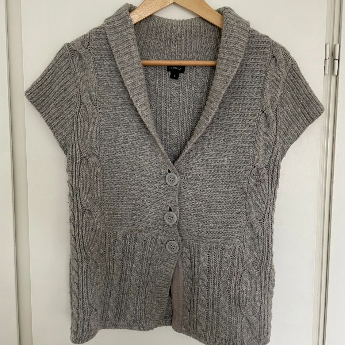Grå Stickad Väst - 1