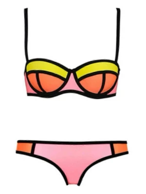 Rosa bikini  - Cool bikini med avtagbara axelband och push up, storlek L men sitter som M💗👙