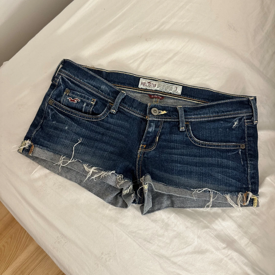 Hollister lågmidjade jeansshorts  - 2