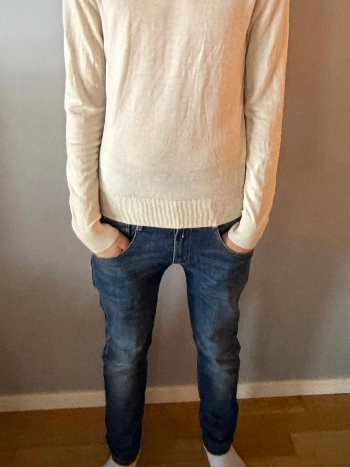 Slim fit blå jeans, storlek 28 - 1