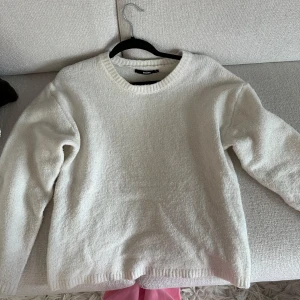 Stickad tröja - Stickad tröja i storlek xs från BikBok