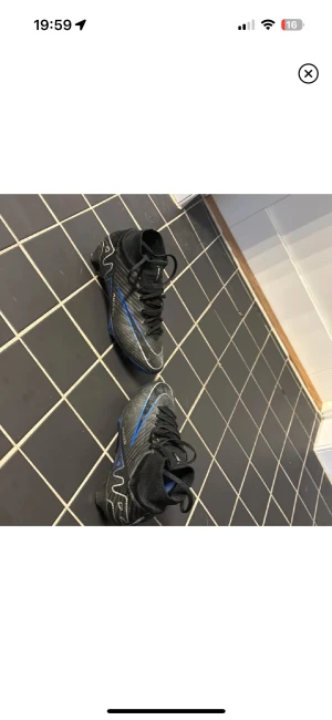 Nike mercurial  - Säljer nu ett par av mina gamla fotbollskor. 
