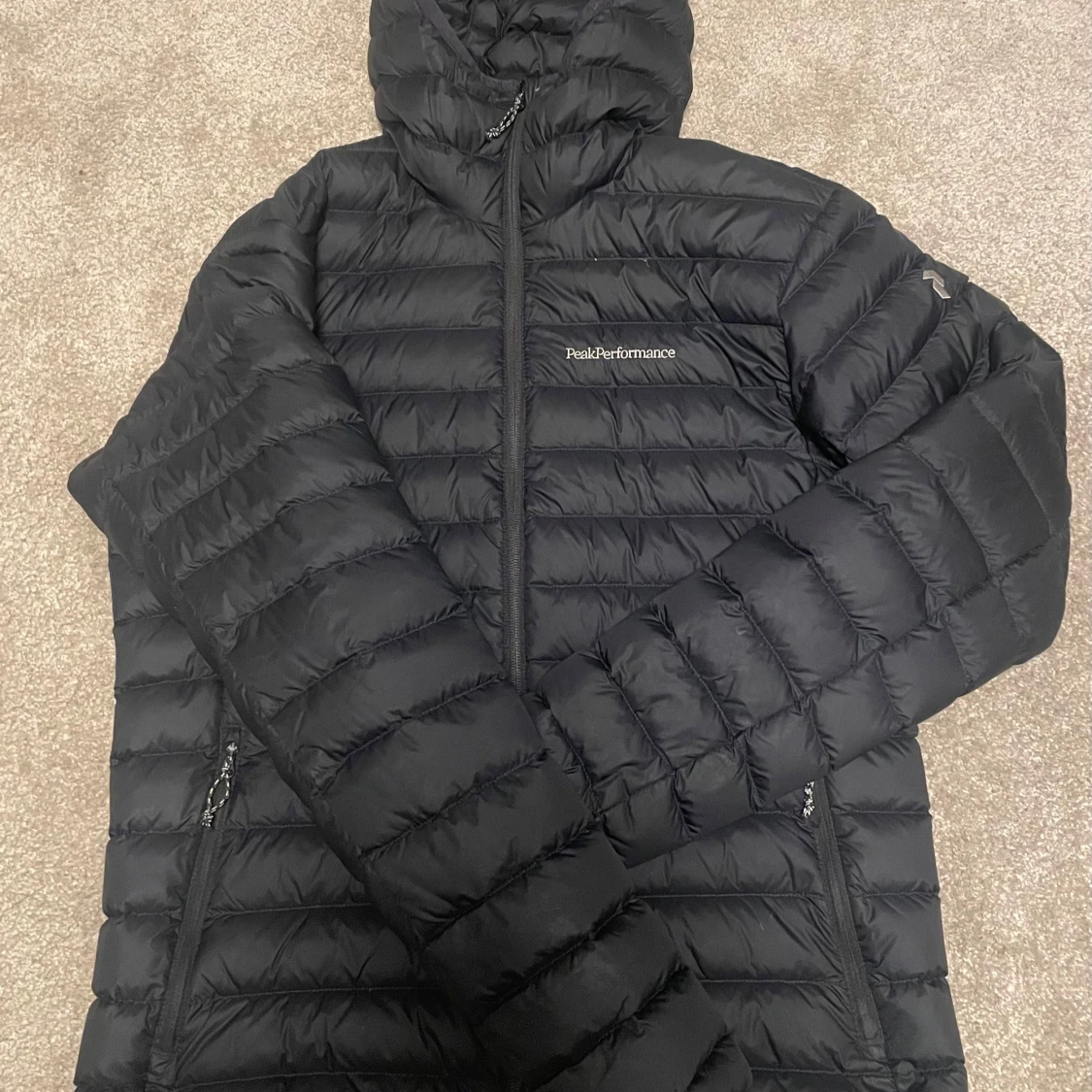 Svart dunjacka Peak Performance - 2