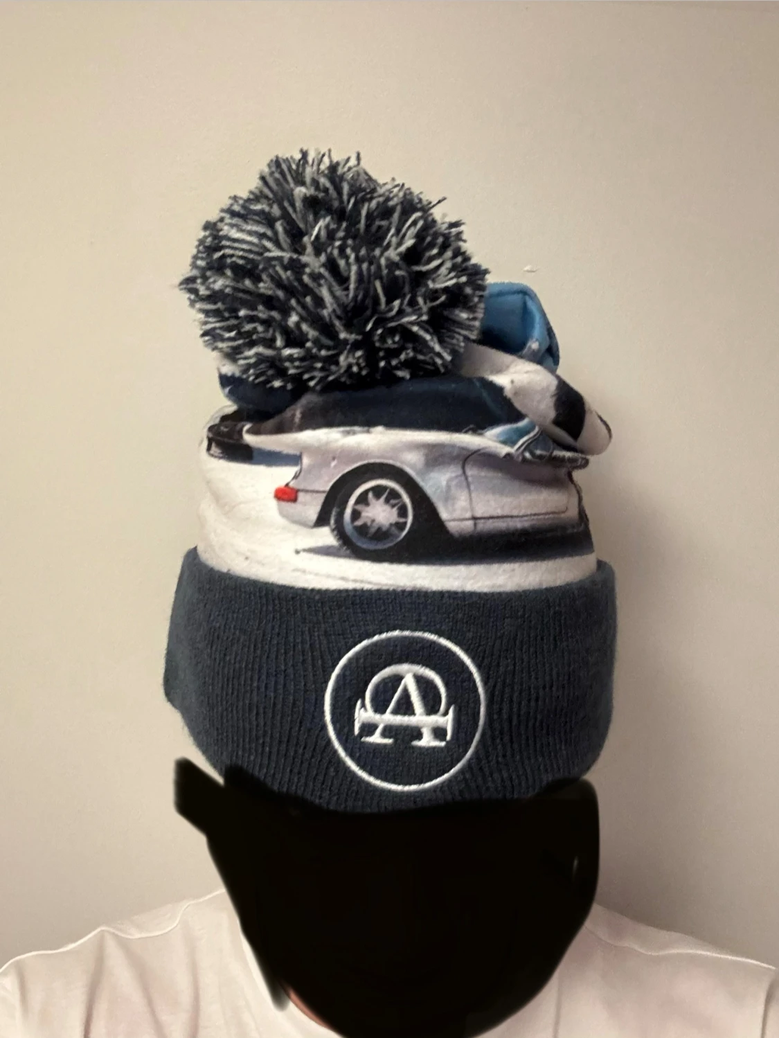 Mössa med bilmotiv och tofs med märket all cap one! - 1