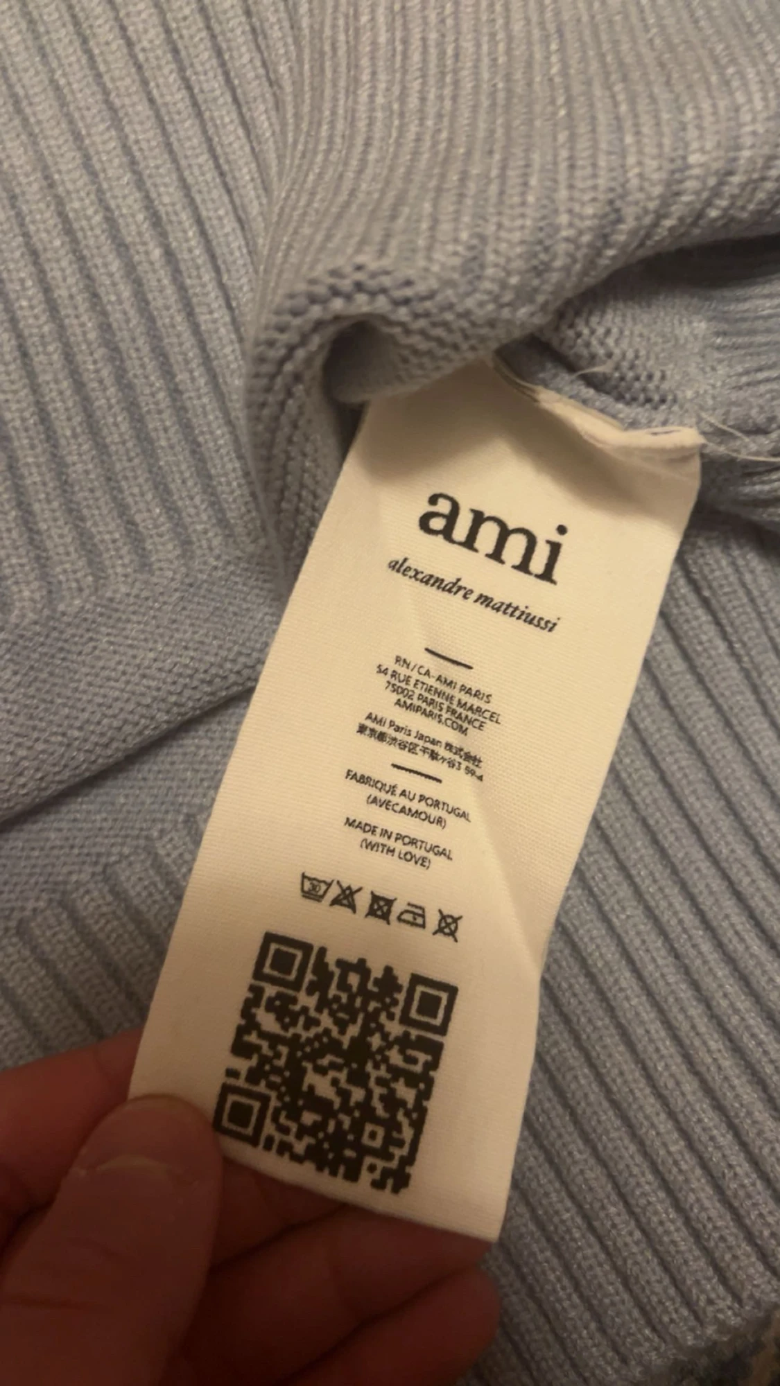 Ljusblå stickad tröja från Ami Paris  - 1