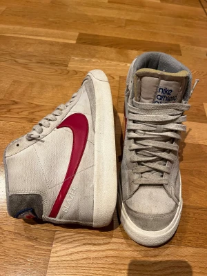 Nike Sneakers  - Nike athletic club