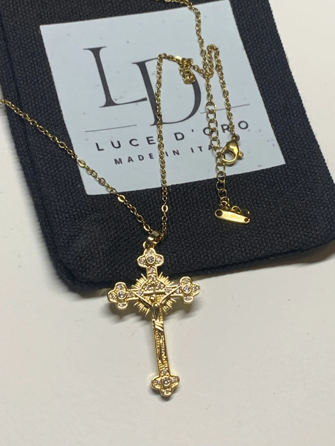 Guldfärgat korshalsband Luce D'Oro - 3