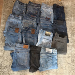 15x jeans - Hallö, nu har vi lagt upp ännu ett drop utav flertal Dondup, Replay och Lee jeans i riktigt snygga färger samt slitningar. Jeansen är ifrån W28-W32, om ni skulle vara intresserade checka in våran profil! Alla jeans ligger ute för minst 50% utav nypris. 