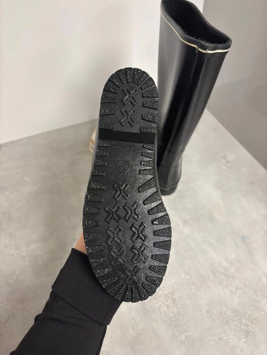 Svarta stövlar från Tretorn - 4