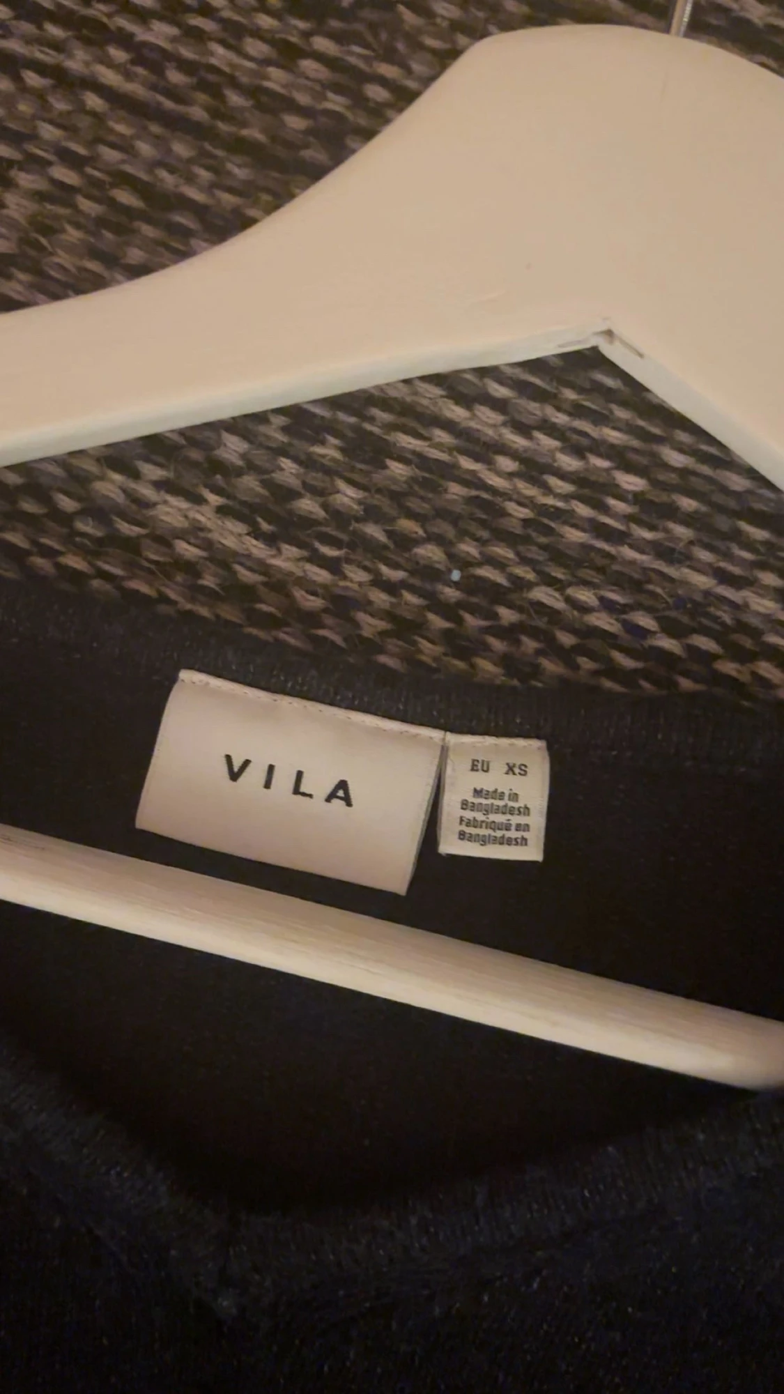 Mörkblå stickad tröja från vila  - 2