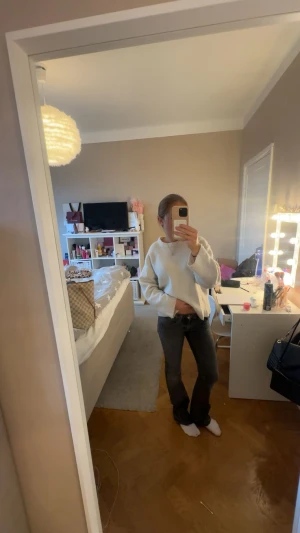 Mörk gråa butcut jeans  - Mörkgrå jenas från Gina storlek 164