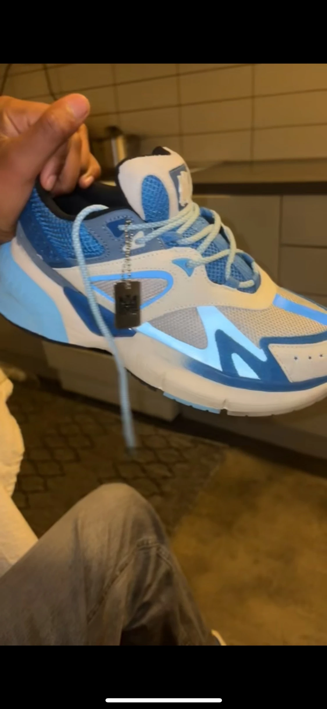 AMIRI blå och vita sneakers strl 44 - 1