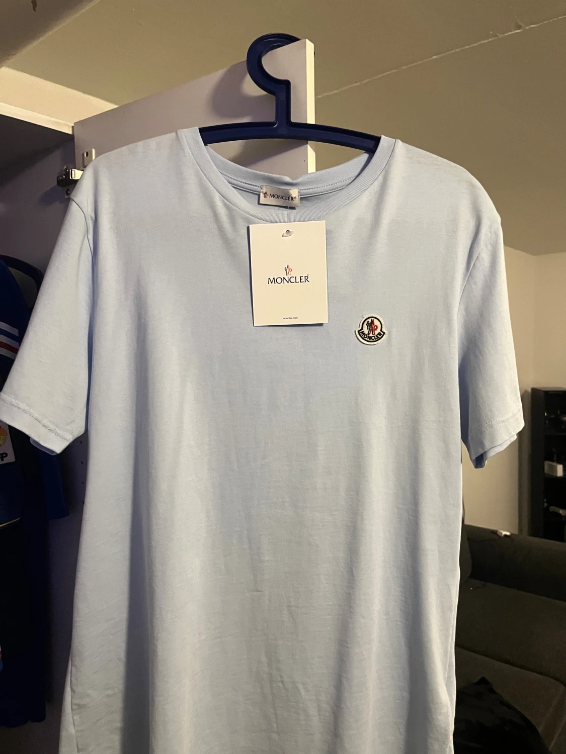 Ljusblå Moncler t-shirt 