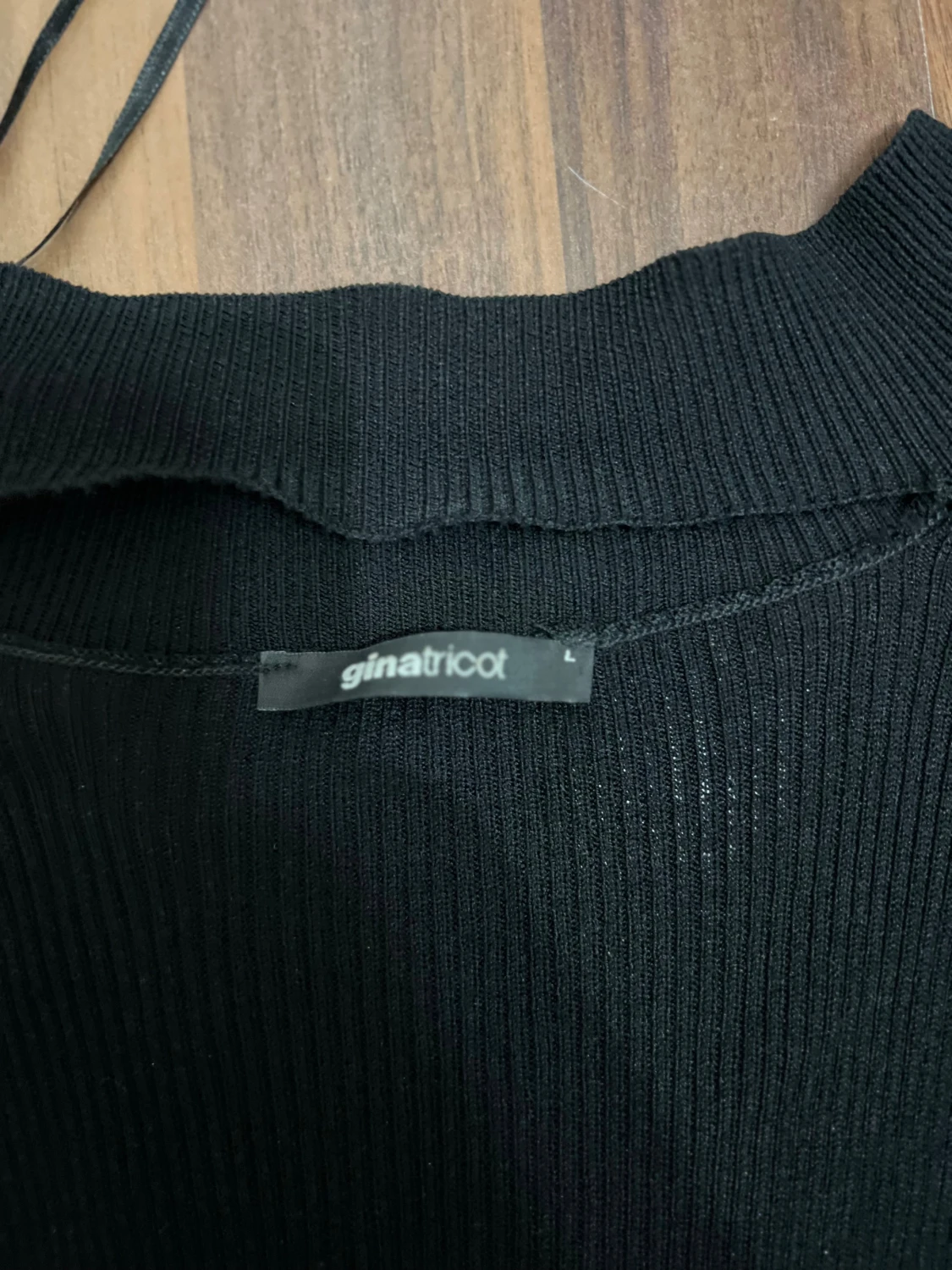 Svart lång stickad klänning med slits - 4