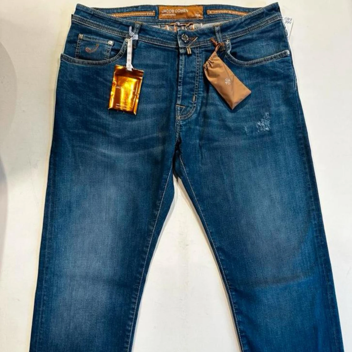 G1v3away på dessa Jacob Cohën jeans - 1