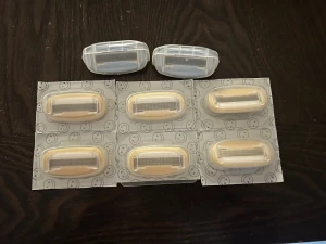 Estrid rakblad - Åtta stycken oöppnade rakblad till Estrids rakhyvel. 