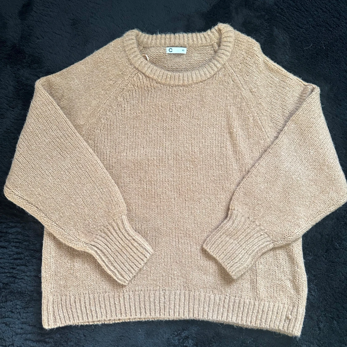 Beige stickad tröja