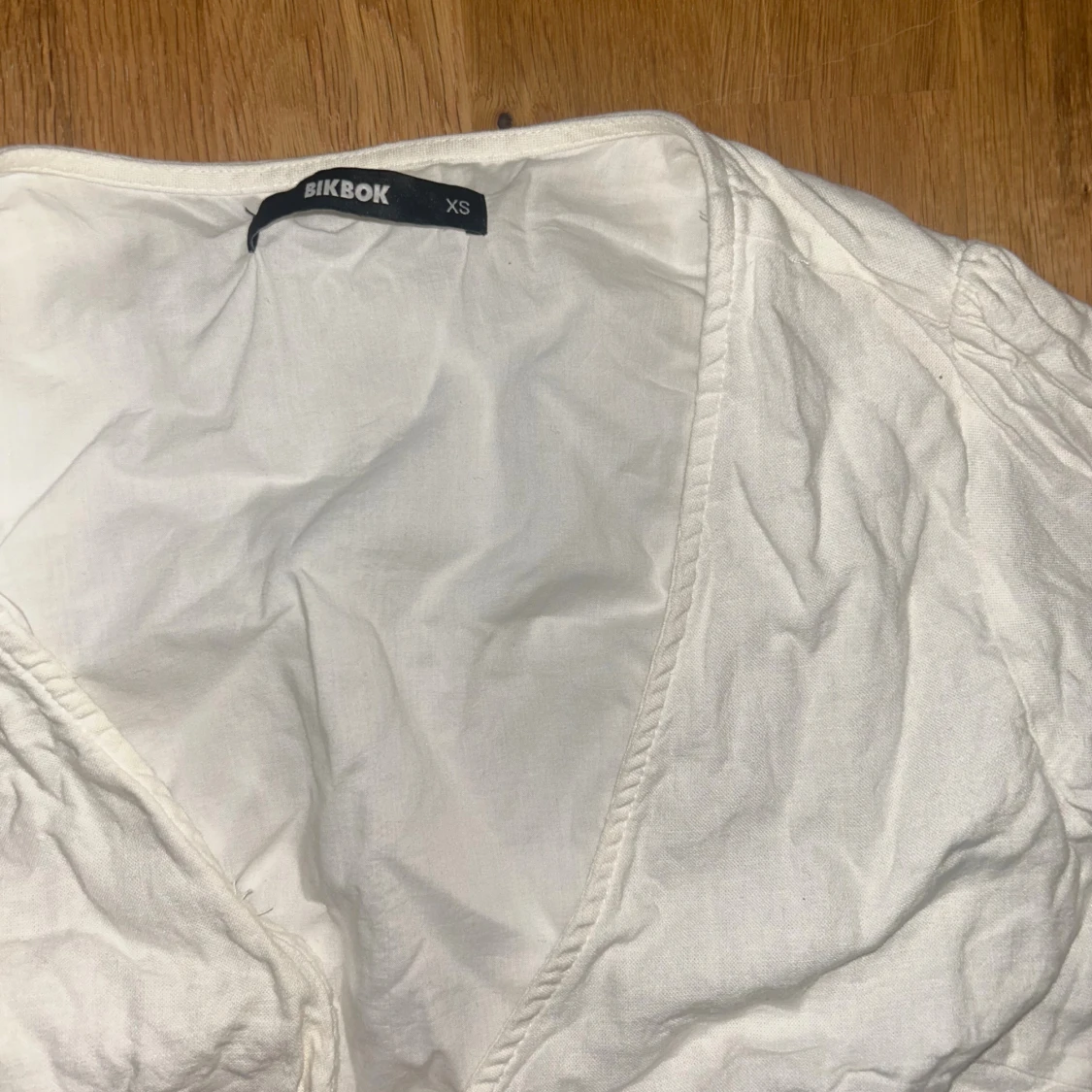 Vit omlottklänning från Bik Bok XS - 2