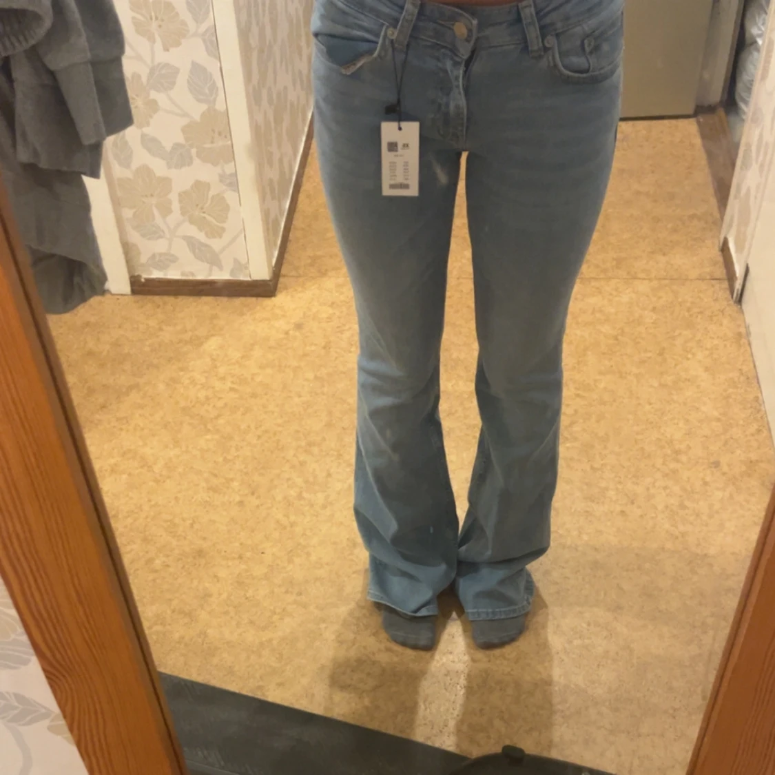 Bootcut jeans i ljusblå denim från 157 - 2