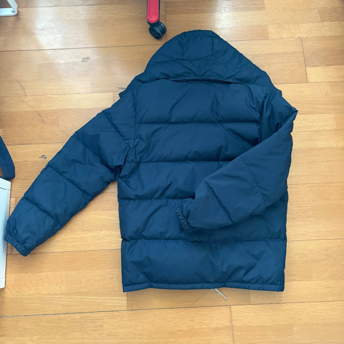 Mörkblå pufferjacka rugger GANT storlek M - 4