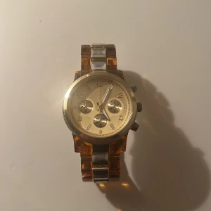 Klocka  - den är aldrig använt😃hör av dig vid intresse!!!