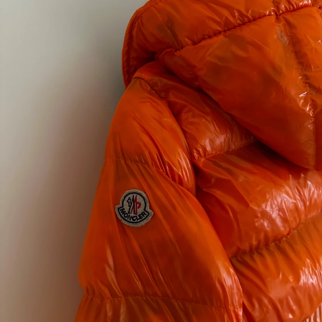 Orange Moncler pufferjacka med huva - 3