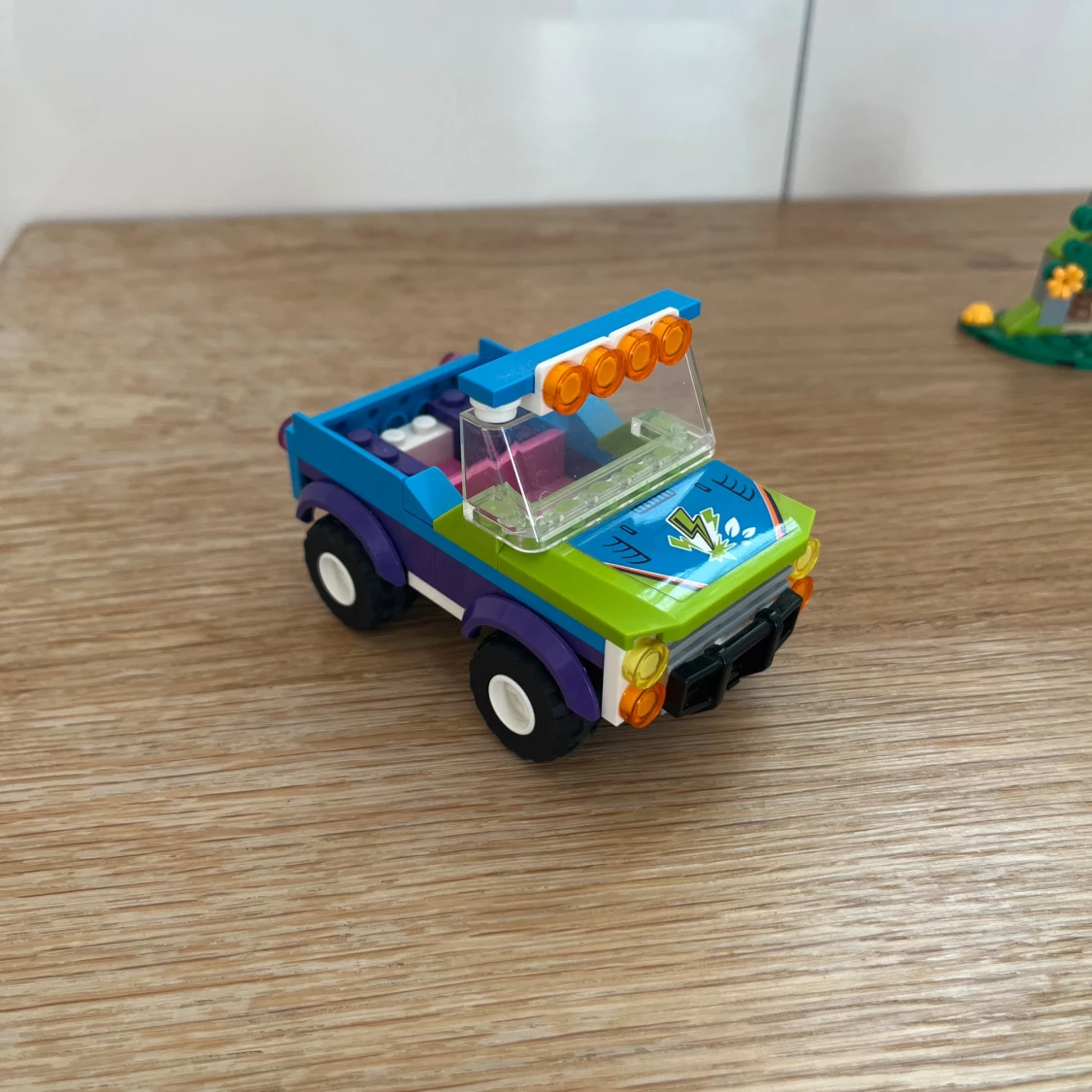 LEGO Friends 41371 Mia's Horse Trailer - 2