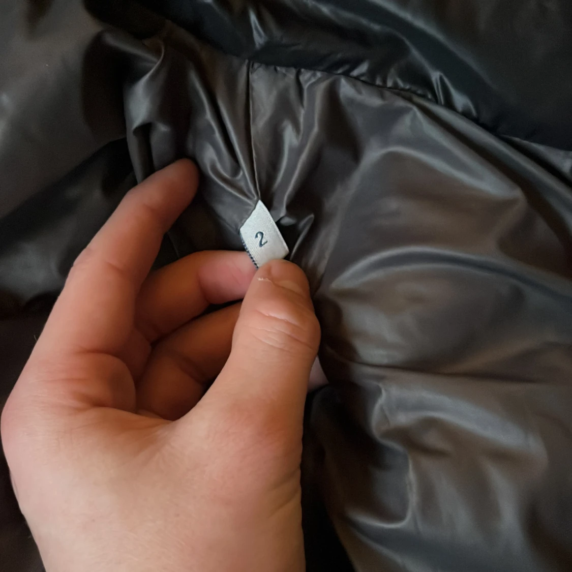 Svart pufferjacka från Moncler - 1